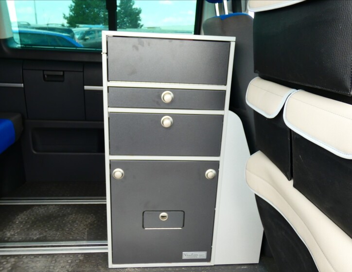 Volkswagen Multivan 17