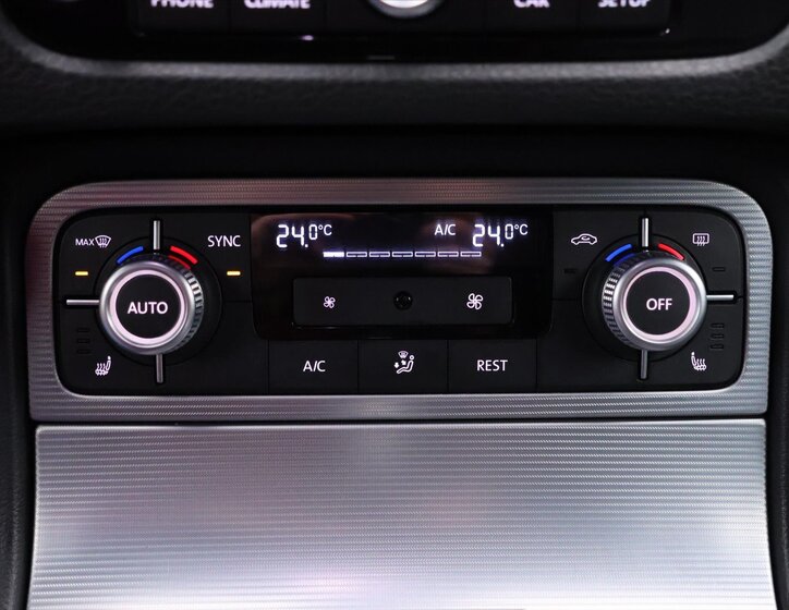 Volkswagen Touareg SUV / Terénní 3,0 l 193 kw