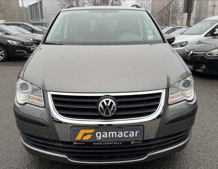 Volkswagen Touran 1