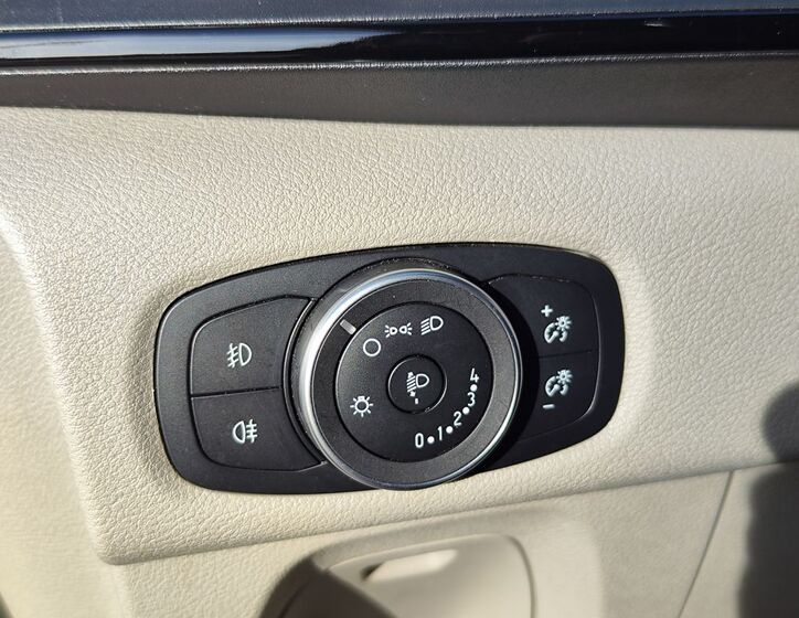 Ford Tourneo Custom 28