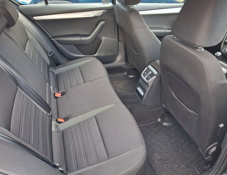 Škoda Octavia Sedan / Limuzína 1,5 l 110 kw