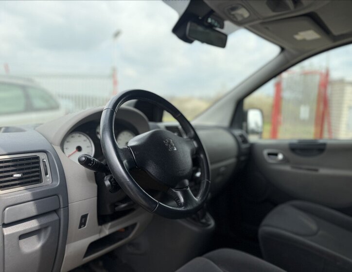 Peugeot Expert MPV 2,0 l 120 kw