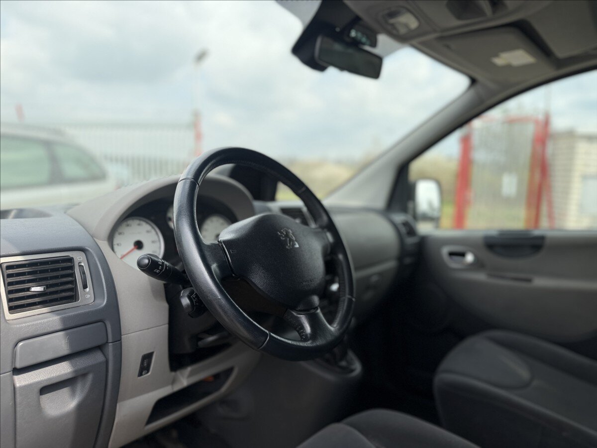 Peugeot Expert MPV 2,0 l 120 kw