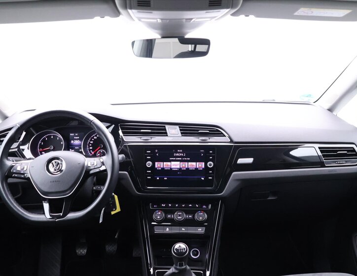 Volkswagen Touran 28