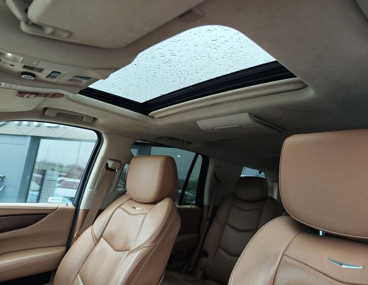 Cadillac Escalade 18