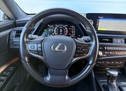 Lexus ES 300h Sedan / Limuzína 2,5 l 131 kw