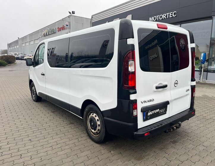 Opel Vivaro 4