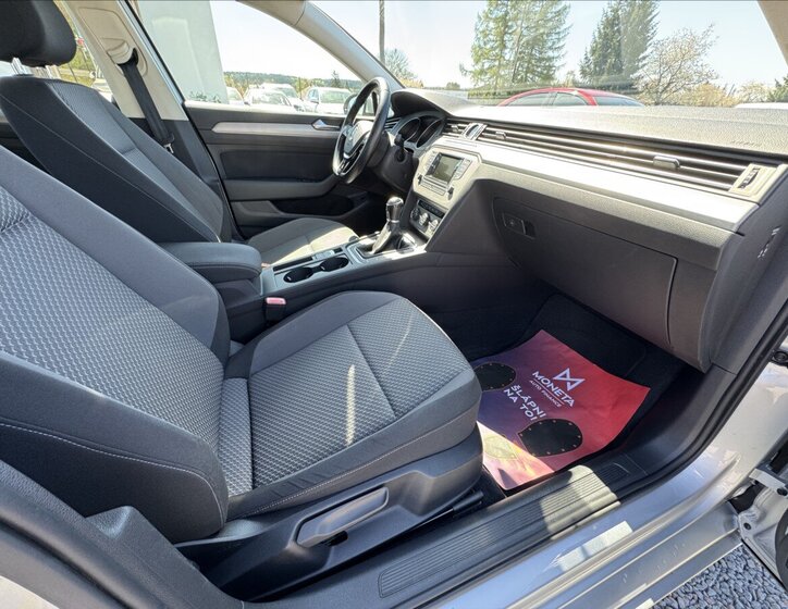 Volkswagen Passat Ostatní 1,6 l 88 kw