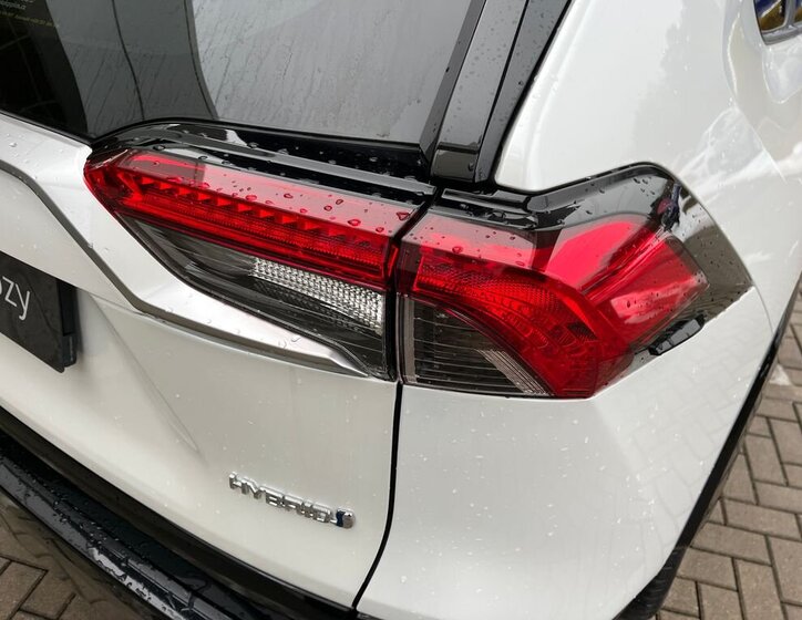 Toyota RAV4 SUV 2,5 l 131 kw