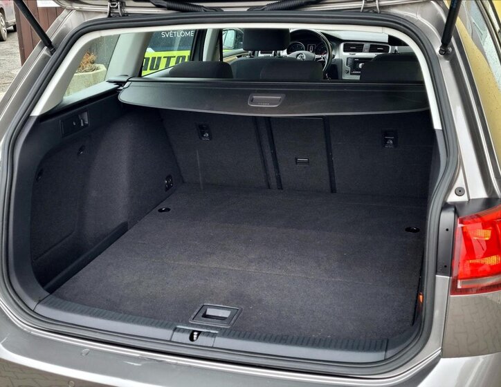 Volkswagen Golf Kombi 1,6 l 81 kw