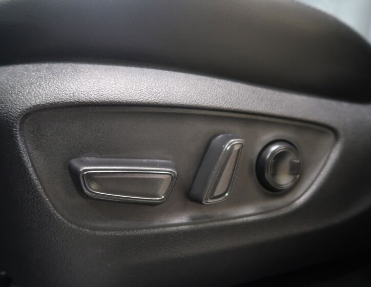 Toyota Highlander Kombi 2,5 l 140 kw