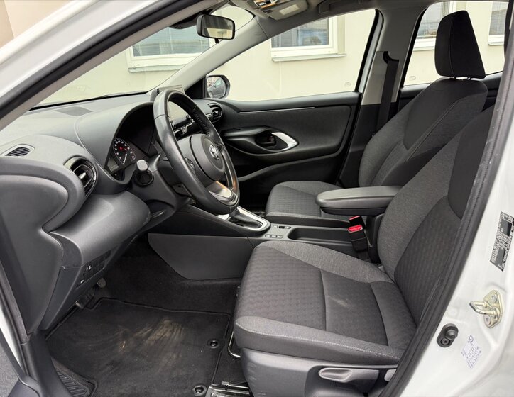 Toyota Yaris 9