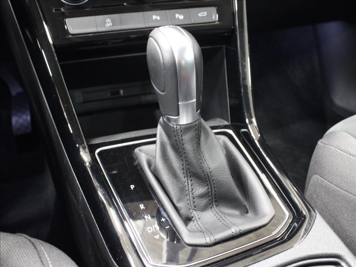 Volkswagen Touran MPV 1,5 l 110 kw