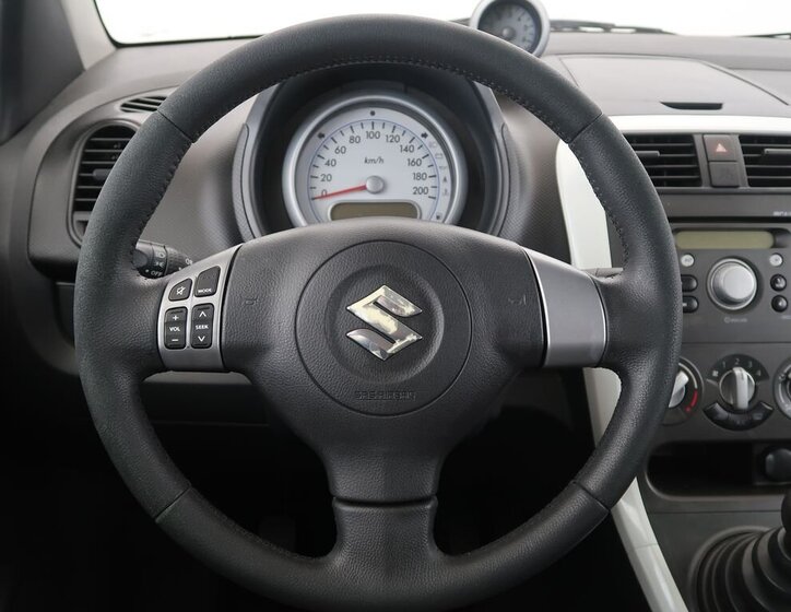 Suzuki Splash Hatchback 996,0 50 kw