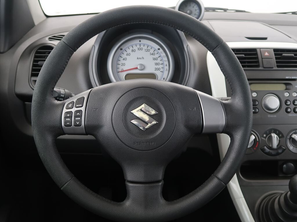 Suzuki Splash Hatchback 996,0 50 kw