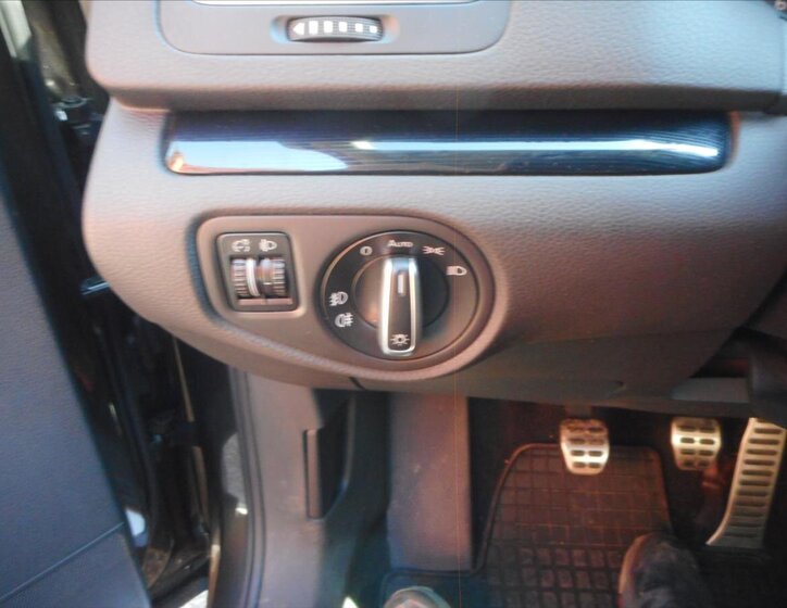 Volkswagen Sharan Kombi 2,0 l 110 kw