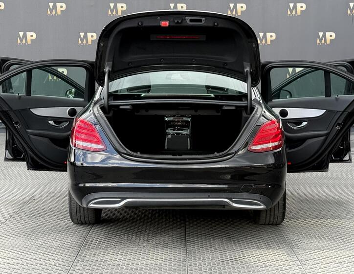 Mercedes-Benz Třídy C 8