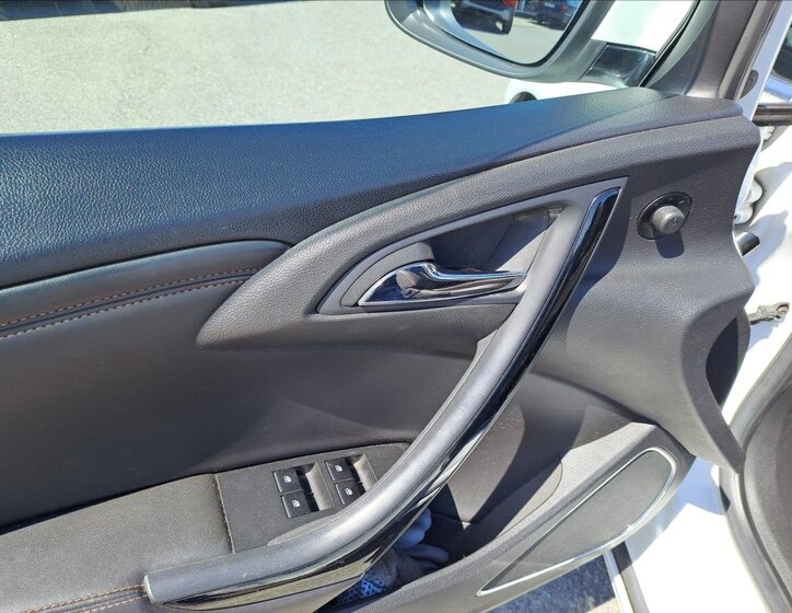 Opel Cascada Kabriolet 2,0 l 121 kw