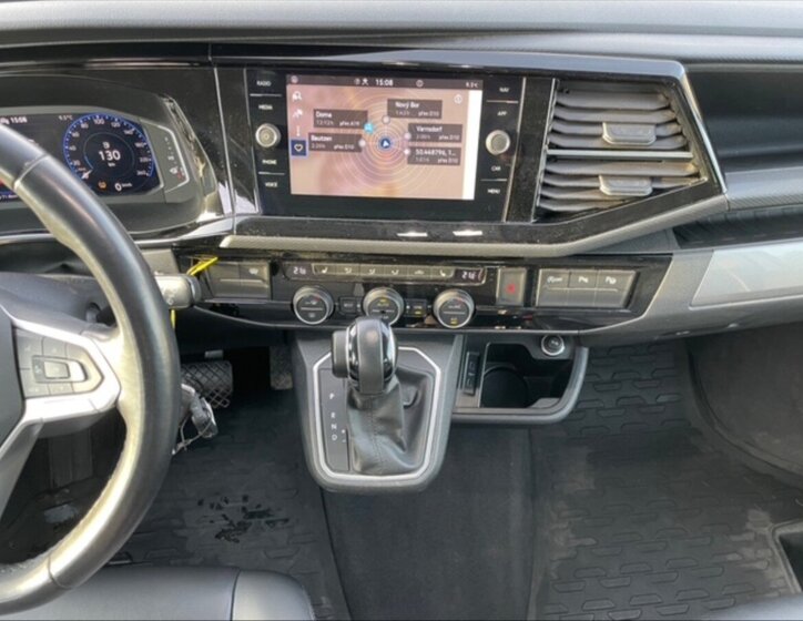 Volkswagen Multivan 10