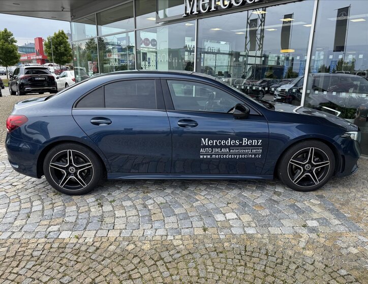 Mercedes-Benz Třídy A Sedan / Limuzína 1,3 l 120 kw