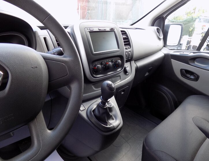 Renault Trafic 18