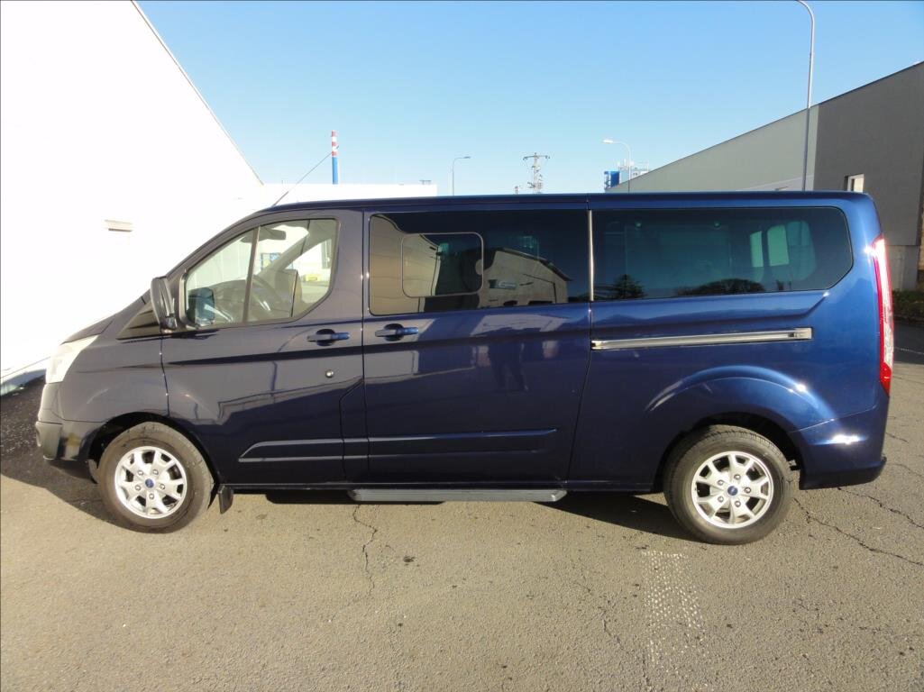 Ford Tourneo Custom Kombi 2,2 l 114 kw