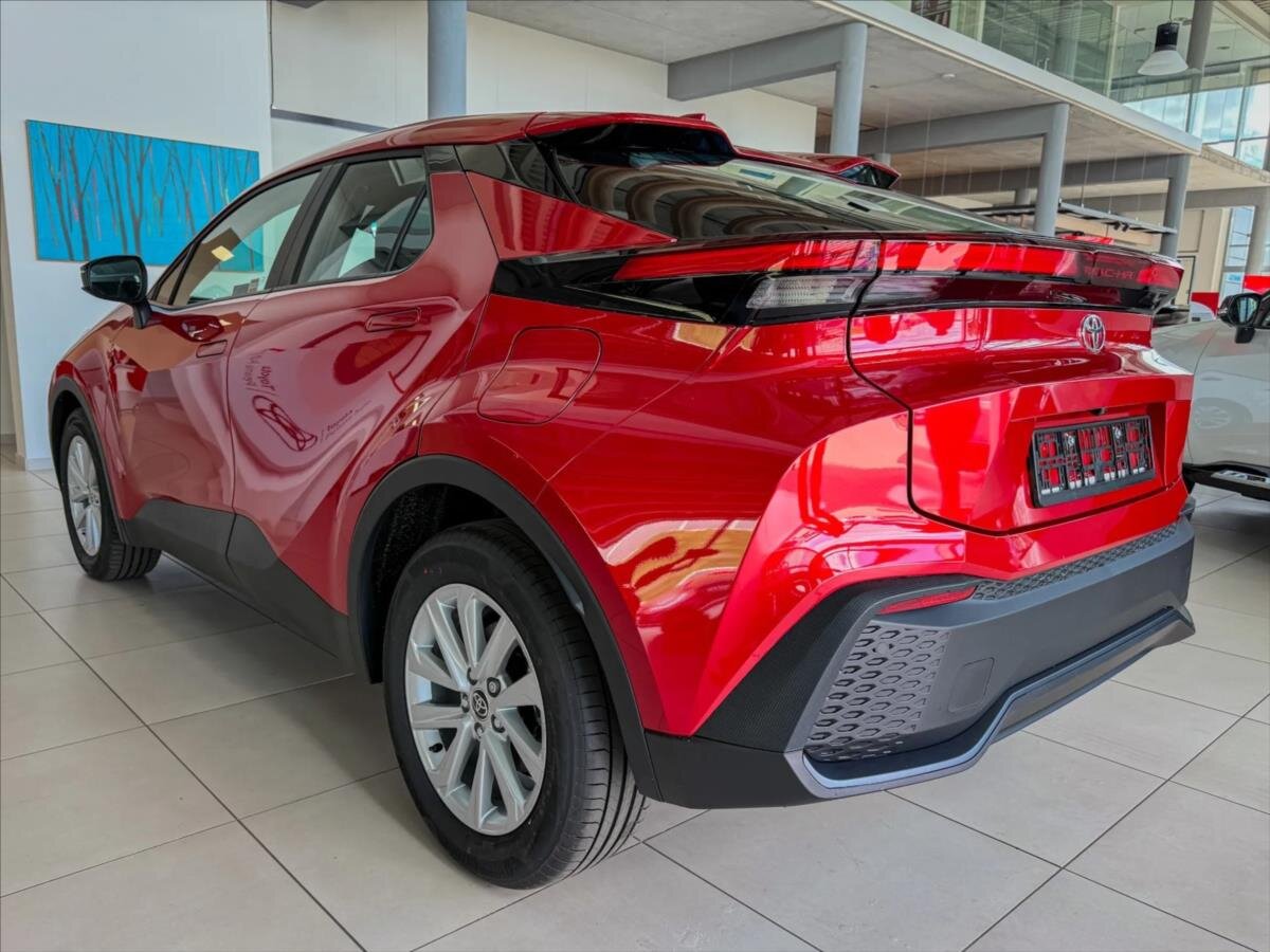 Toyota C-HR SUV 1,8 l 103 kw
