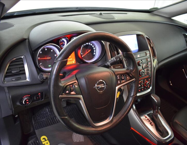 Opel Astra Kombi 2,0 l 121 kw