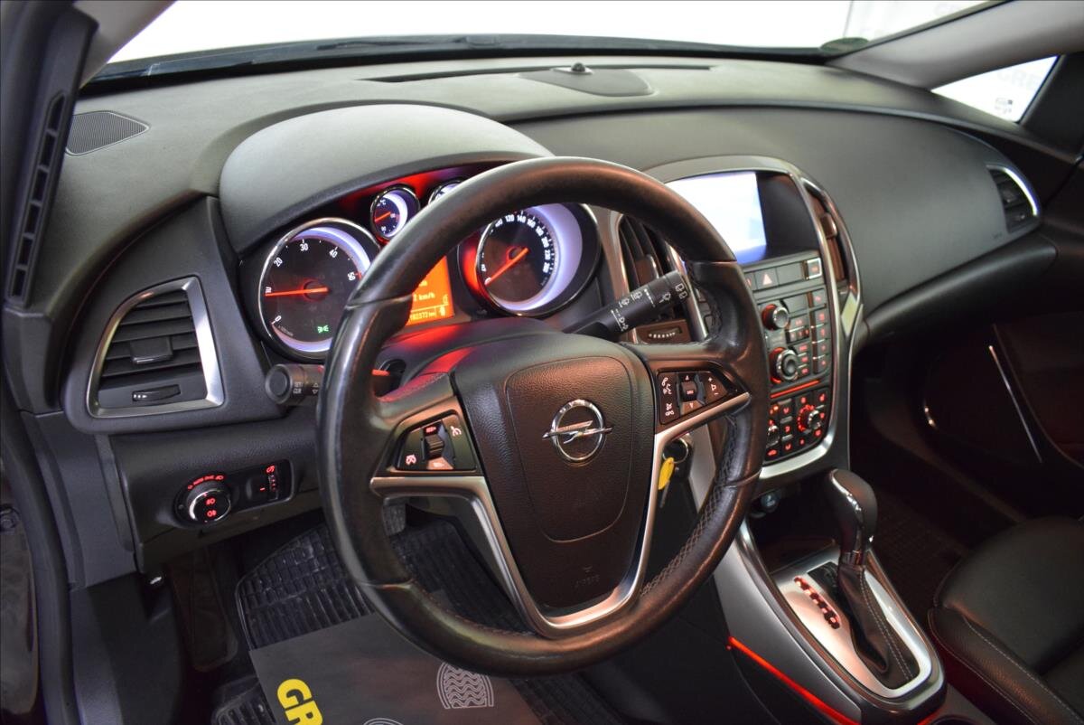 Opel Astra Kombi 2,0 l 121 kw