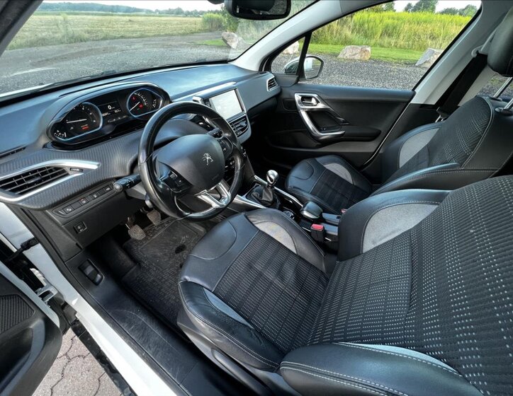 Peugeot 2008 SUV / Terénní 1,6 l 84 kw