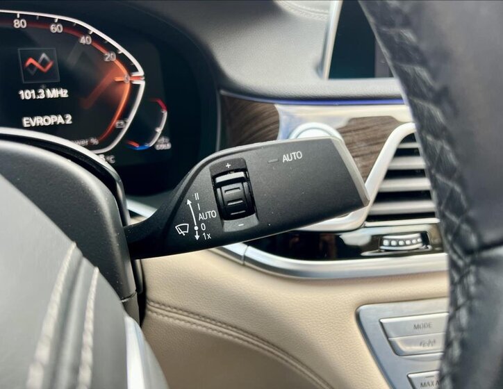 BMW Řada 7 Ostatní 3,0 l 210 kw