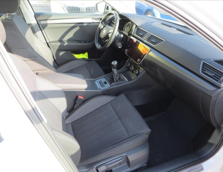 Škoda Superb Kombi 2,0 l 110 kw