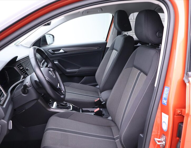 Volkswagen T-Roc SUV / Terénní 1,5 l 110 kw