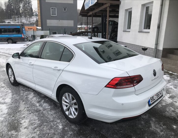 Volkswagen Passat Sedan / Limuzína 1,5 l 110 kw