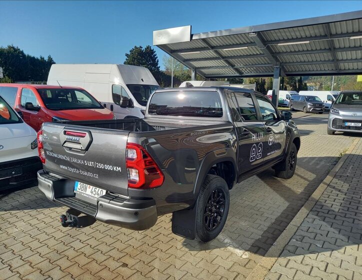 Toyota Hilux Ostatní 2,8 l 150 kw