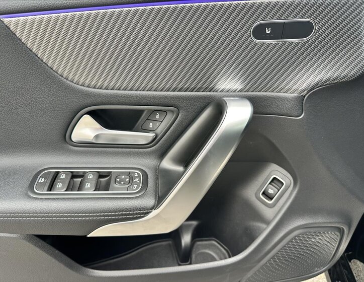 Mercedes-Benz CLA Sedan 1,3 l 120 kw