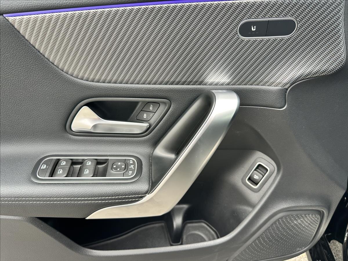 Mercedes-Benz CLA Sedan 1,3 l 120 kw