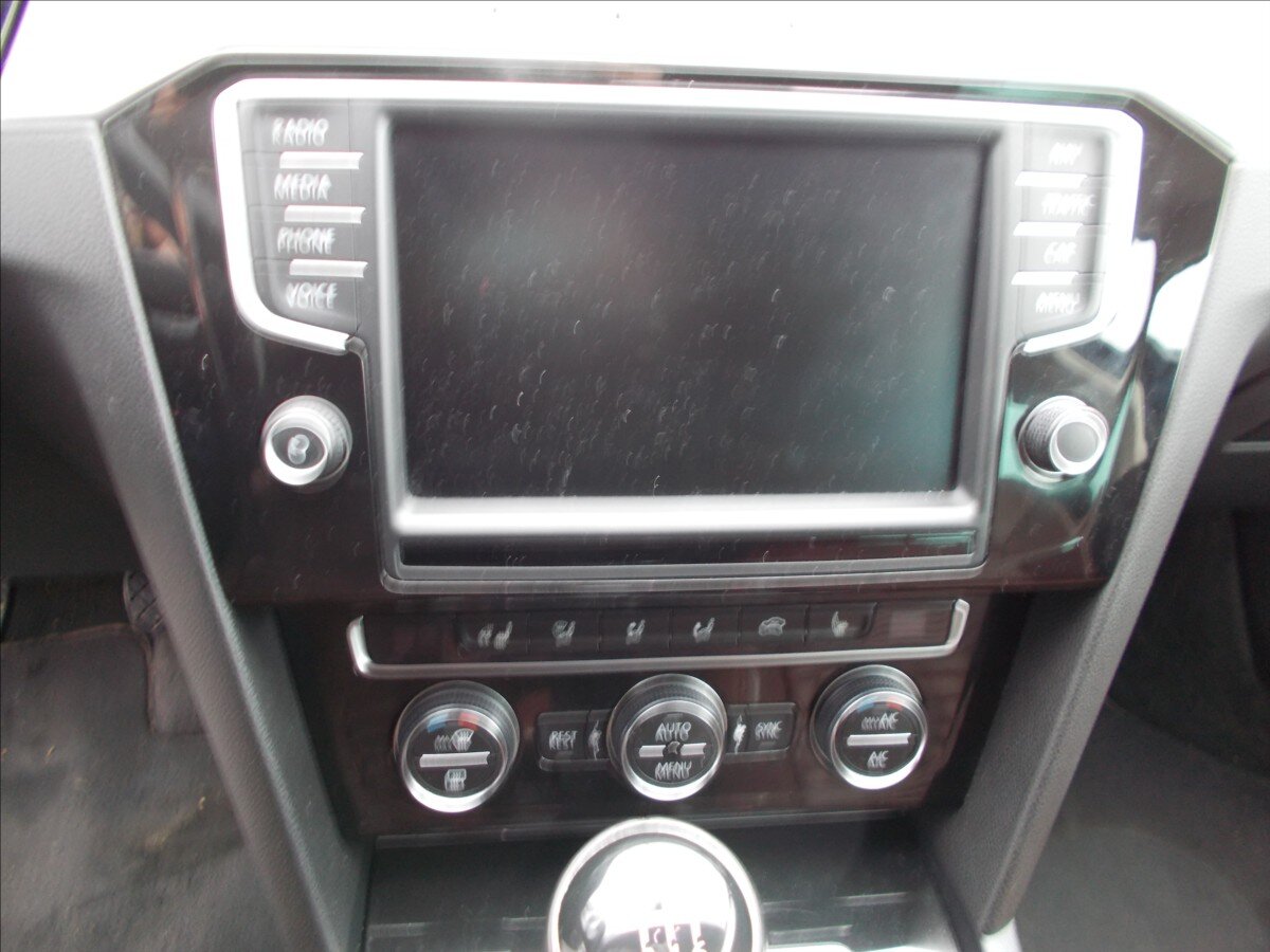 Volkswagen Passat Kombi 1,4 l 110 kw