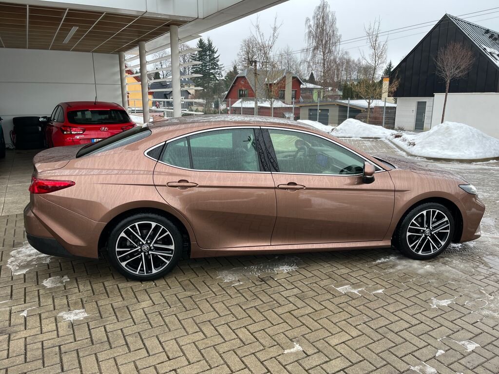 Toyota Camry Sedan 2,5 l 137 kw