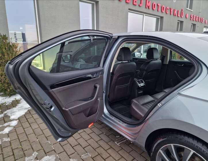 Škoda Superb Liftback 2,0 l 140 kw