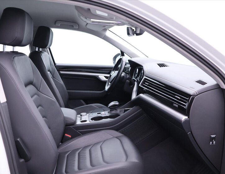 Volkswagen Touareg SUV 3,0 l 170 kw