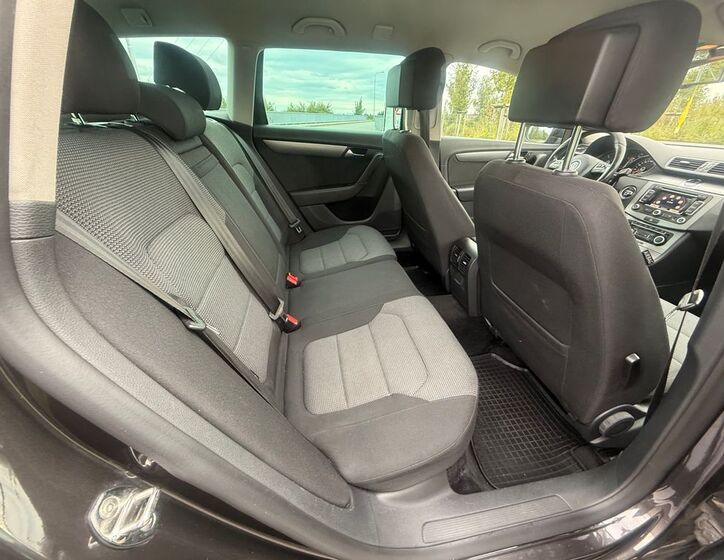Volkswagen Passat 12
