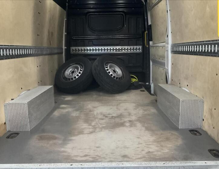 Volkswagen Crafter 8