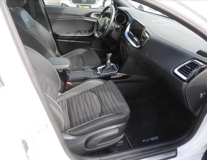 KIA ProCeed Kombi 1,5 l 117 kw