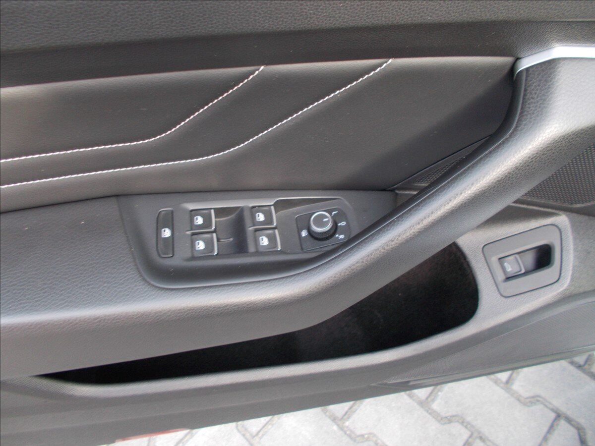 Volkswagen Passat Kombi 2,0 l 140 kw