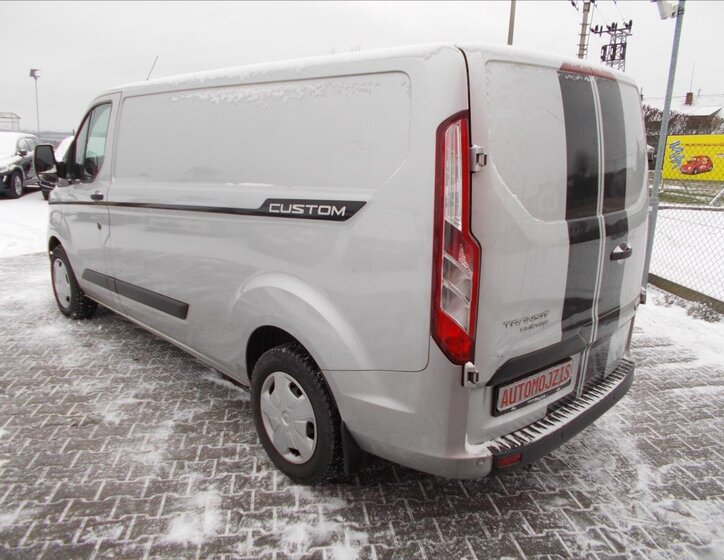 Ford Transit Custom 11