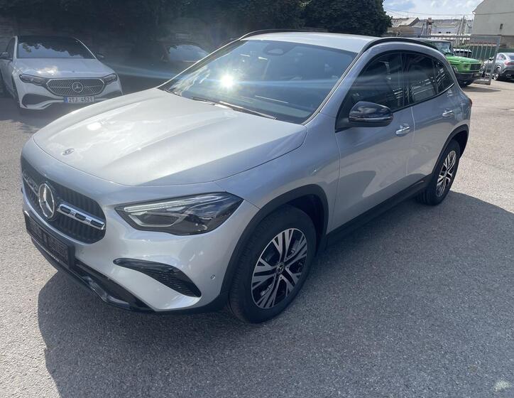 Mercedes-Benz GLA 3