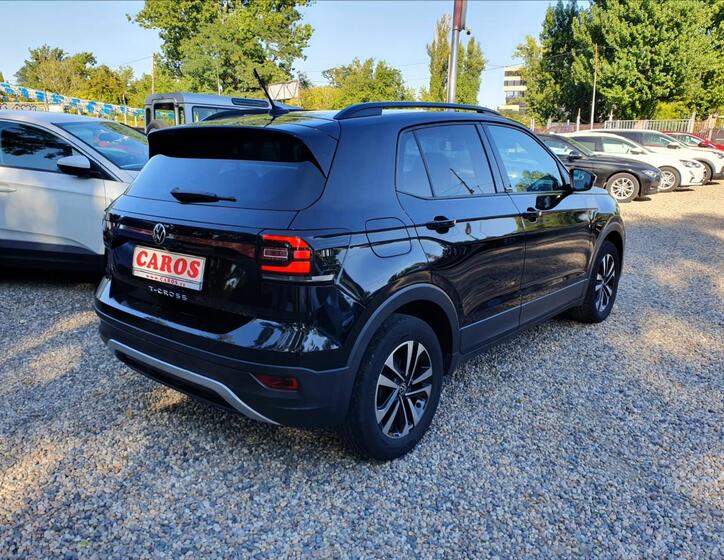 Volkswagen T-Cross 6