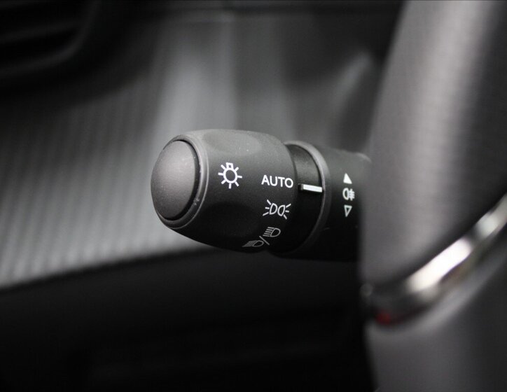 Peugeot 2008 SUV / Terénní 1,2 l 107 kw