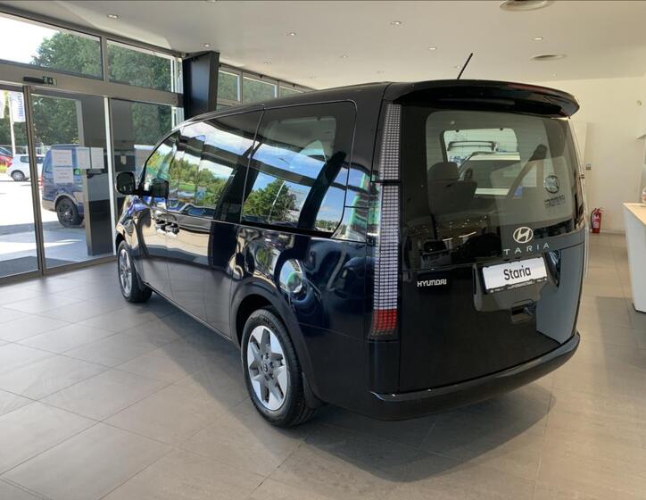 Hyundai Staria 7
